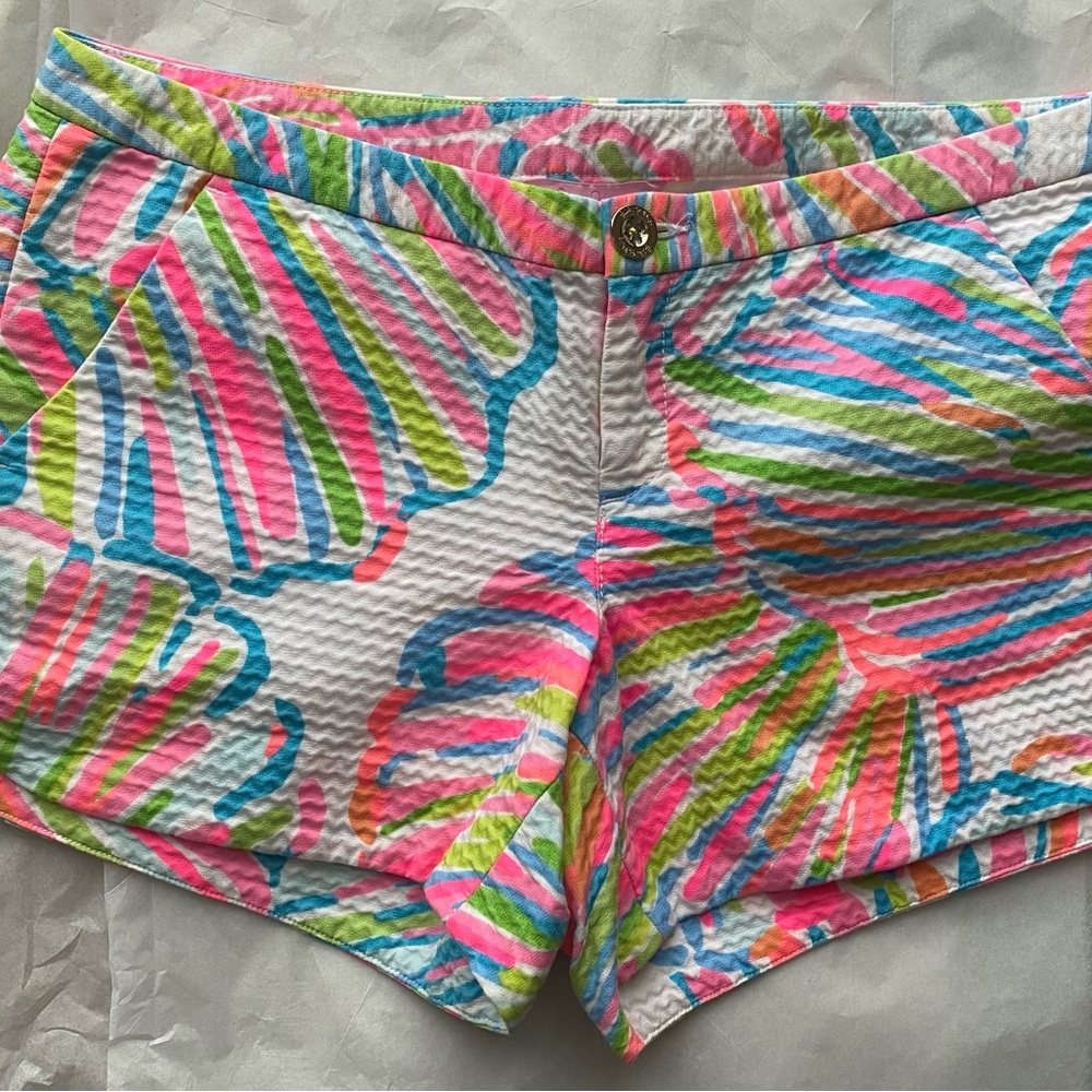 EUC LILLY PULITZER WOMEN’S ADIE SHORT RESORT WHITE SHELLABRATE 23582 SIZE 00